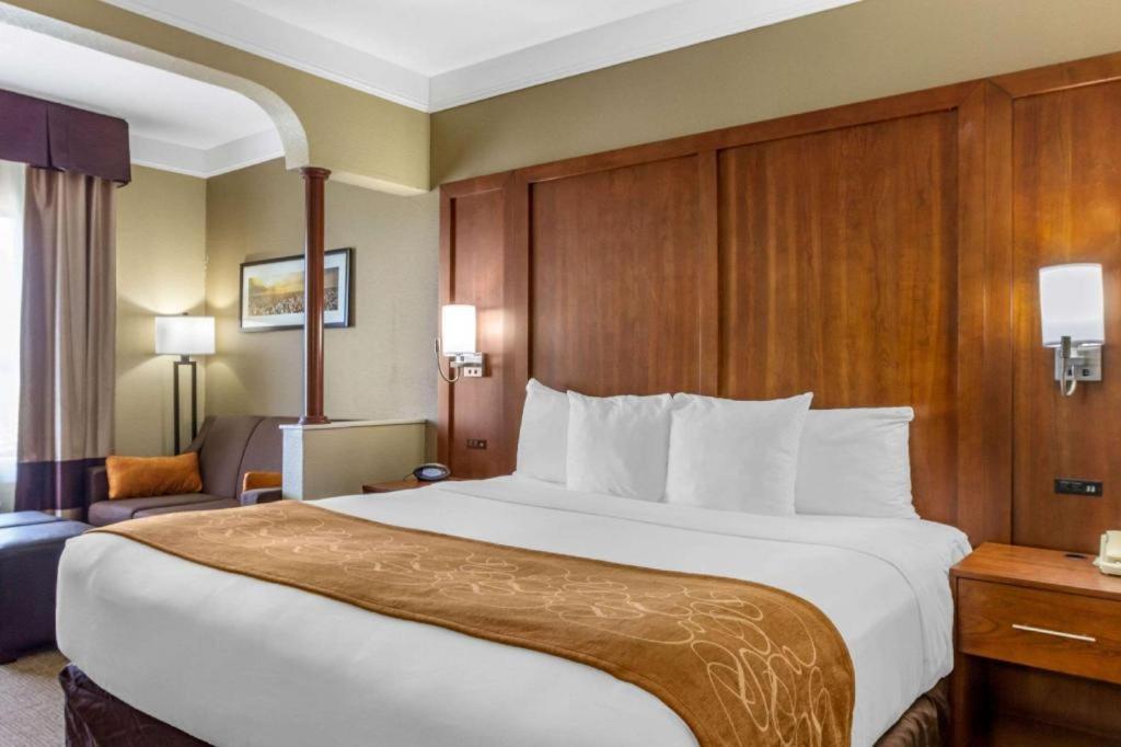 Comfort Suites Plainview Luaran gambar